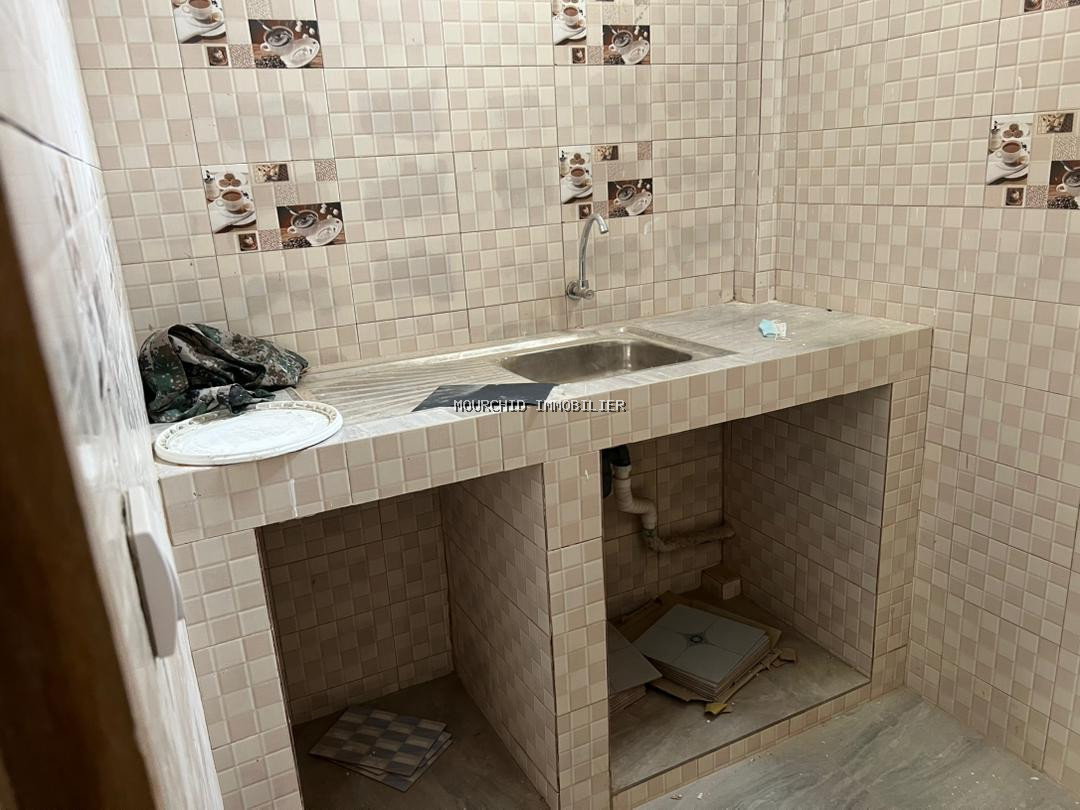 Studio F2 OPEN chambre salon cuisine toilette au 1er étage